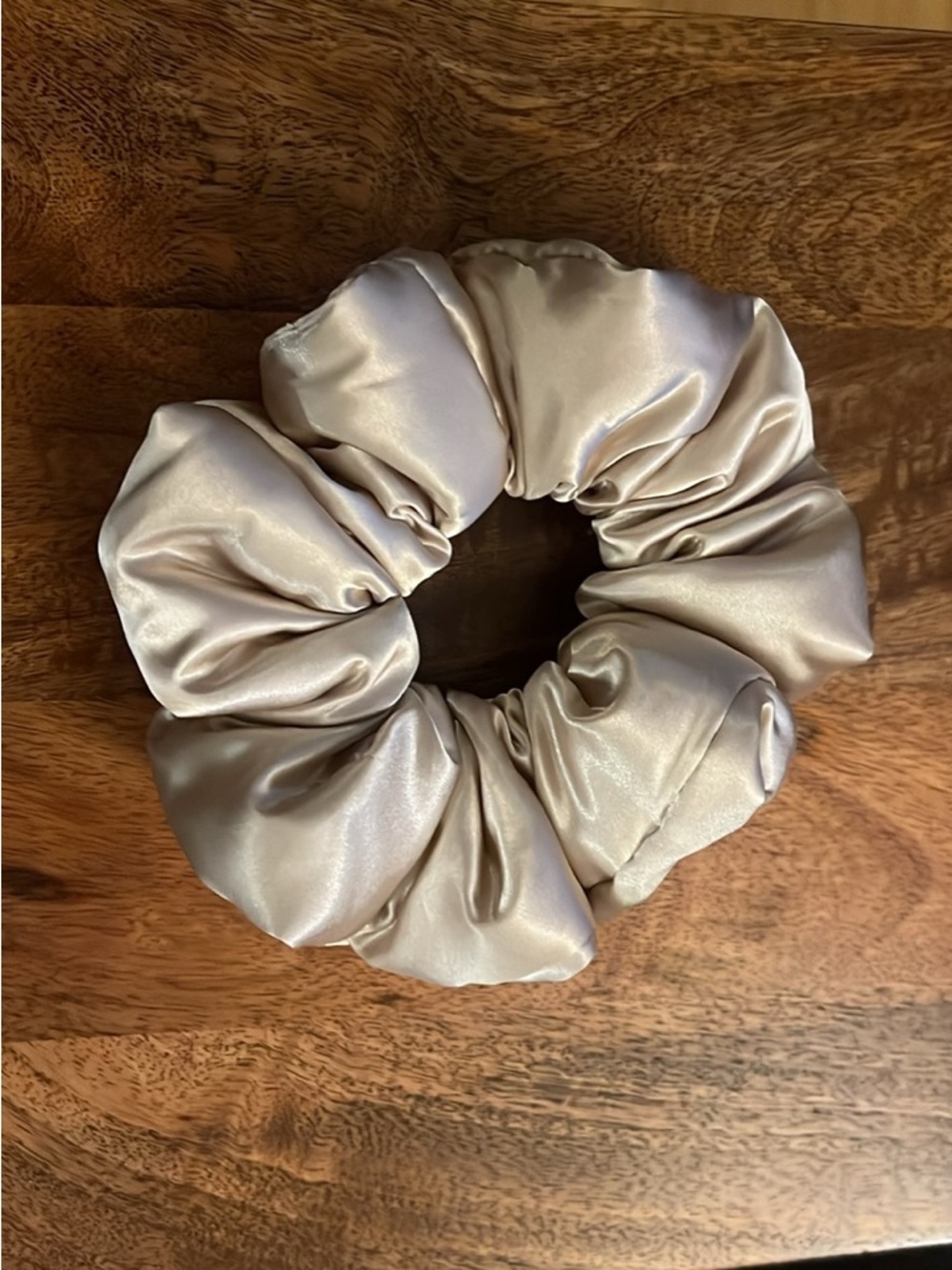Kitsch Satin Pillow Scrunchie in Champagne